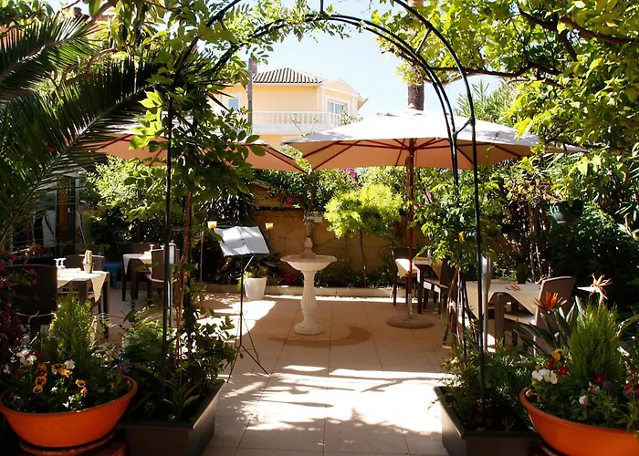 Hotel Chalet De L'Isere Cannes